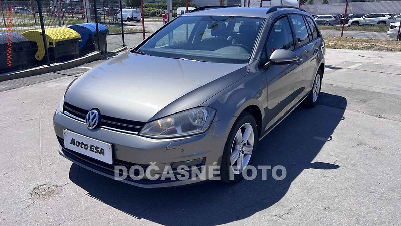 Volkswagen Golf (2014) 2.0 TDi, servis.kniha - fotka 1 z 3