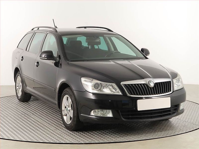 Škoda Octavia (2012) Ambiente 1.6 TDI, Navi - fotografie inzerátu