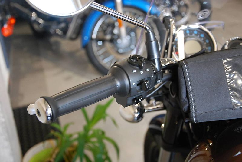 Royal Enfield Meteor 350 (2021) ZAZÁLOHOVÁNO - fotka 10 z 21