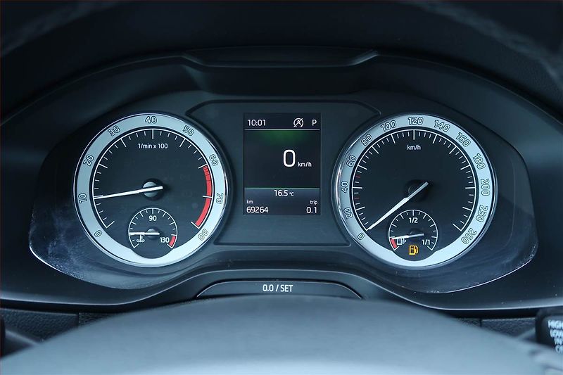 Škoda Karoq (2019) Style 1.5 TSI - fotka 11 z 24