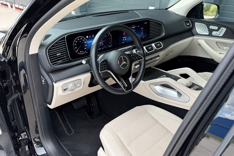 Mercedes-Benz GLE (2025) GLE 450d Coupe 4Matic AMG Line - fotka 32 z 60