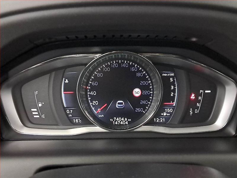Volvo XC60 (2015) D4, 4X4, Automat, ČR,1.maj - fotka 11 z 19