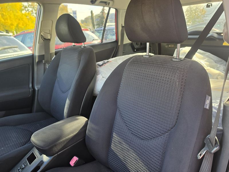 Toyota RAV4 2.2D 100KW 4x4 cz - fotka 10 z 16