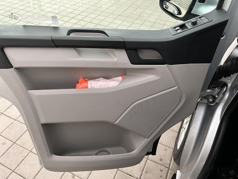 Volkswagen Transporter 2.0 TDI - fotka 6 z 22