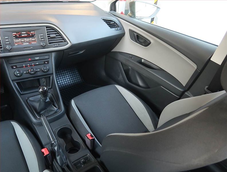 Seat Leon (2016) 1.2 TSI, Tempomat - fotka 8 z 16