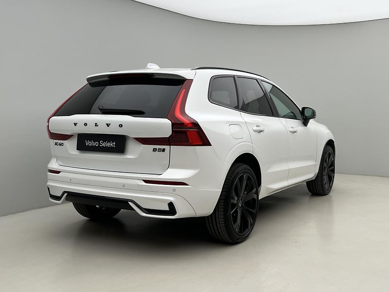 Volvo XC60 B5 AWD BLACK EDITION PLUS AUT  - fotka 13 z 46