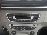 Renault Mégane (2010) 1.9 dCi, Navi, AC - náhled 15