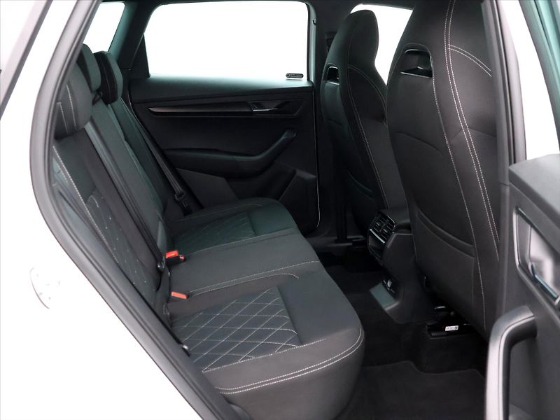 Škoda Karoq 1.5 TSI 110kW DSG CZ Sportline - fotka 13 z 36