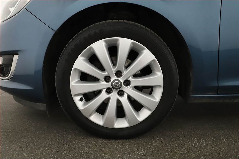 Opel Astra (2013) 1.4 T, Tempomat, Park. senzory - fotka 11 z 13
