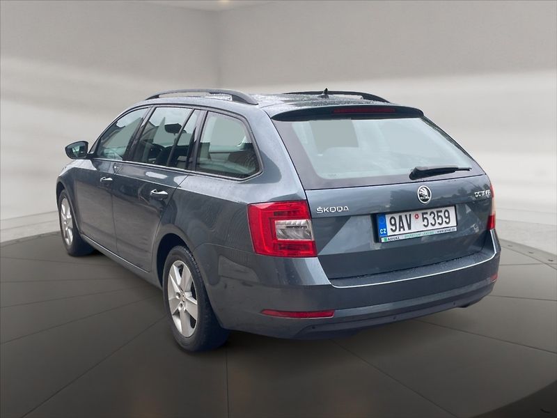 Škoda Octavia 1,6 TDI 85 Ambition - fotka 4 z 11