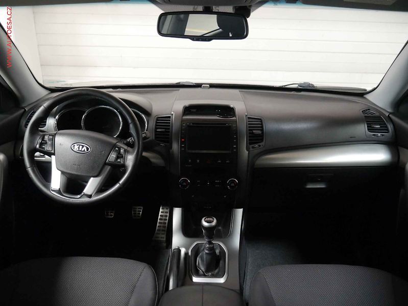 Kia Sorento (2010) 2.2 CRDi 4x4, ČR, Navi, xenon - fotka 9 z 23