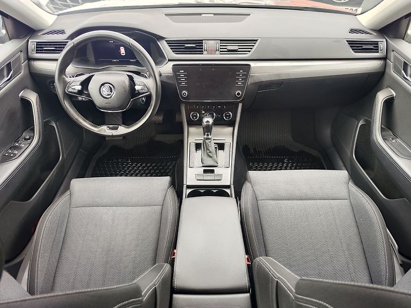 Škoda Superb 2.0 TDI/110kW Style DSG - fotka 14 z 35