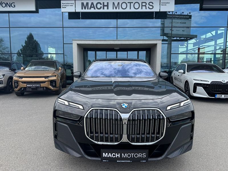 BMW Řada 7 740d xDrive  TV TOP - fotka 4 z 22