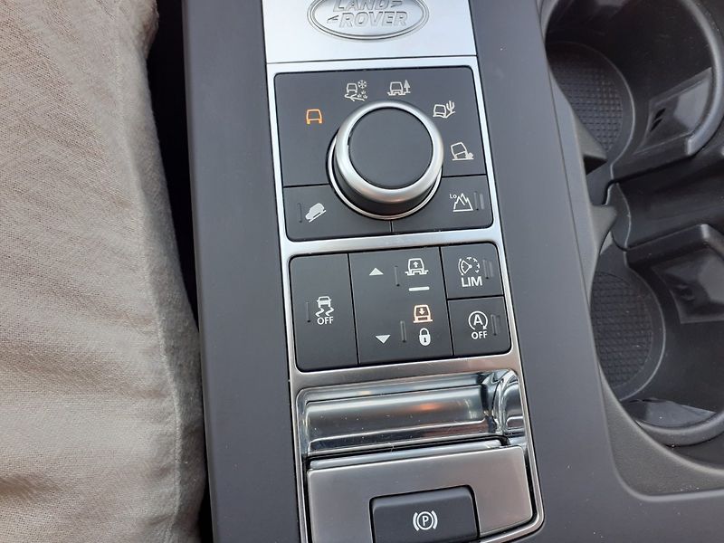 Land Rover Discovery (2019) 3.0 TD 6V 4x4 7MÍST . - fotka 19 z 33