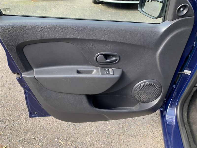 Dacia Logan 1,0 SCe ČR - fotka 12 z 17