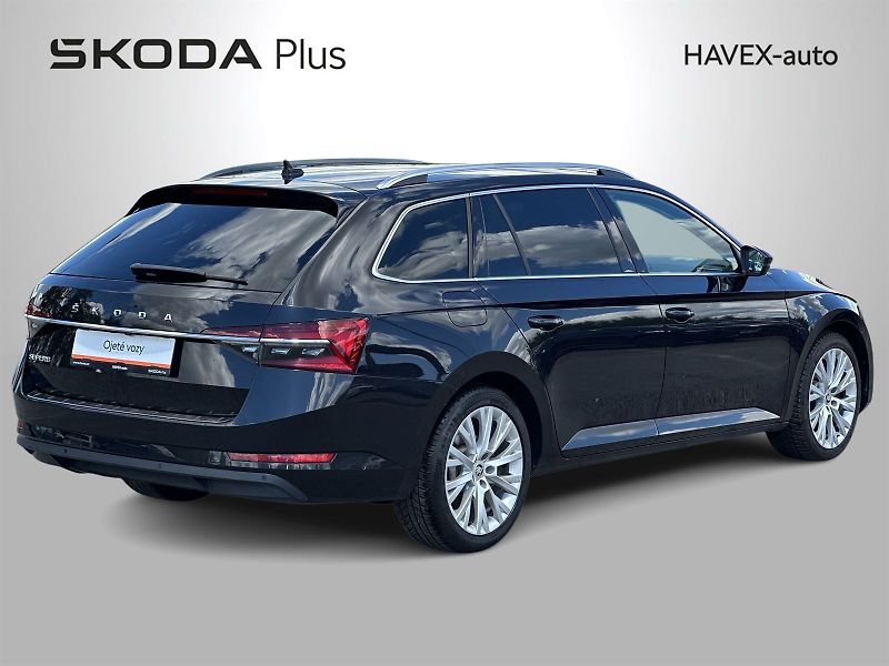 Škoda Superb (2023) Combi 2.0 TDI DSG Style - fotka 2 z 34