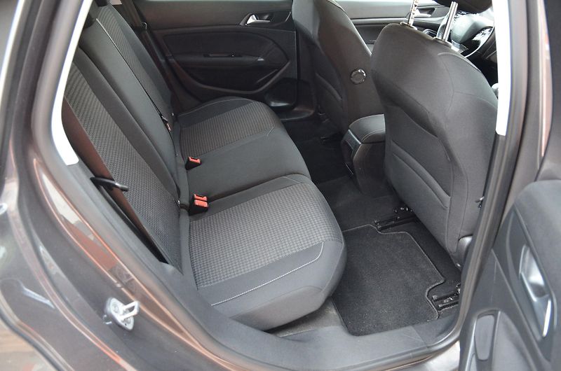Peugeot 308 (2019) // REZERVOVÁNO // - fotka 9 z 29