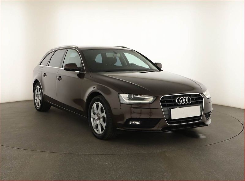 Audi A4 (2015) 2.0 TDI, Automat, Navi, Xenony - fotografie inzerátu