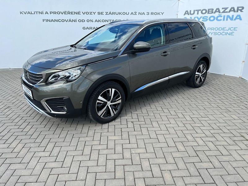 Peugeot 5008 (2019) 1.2PT 96kW ALLURE+ 7-míst - fotka 1 z 38