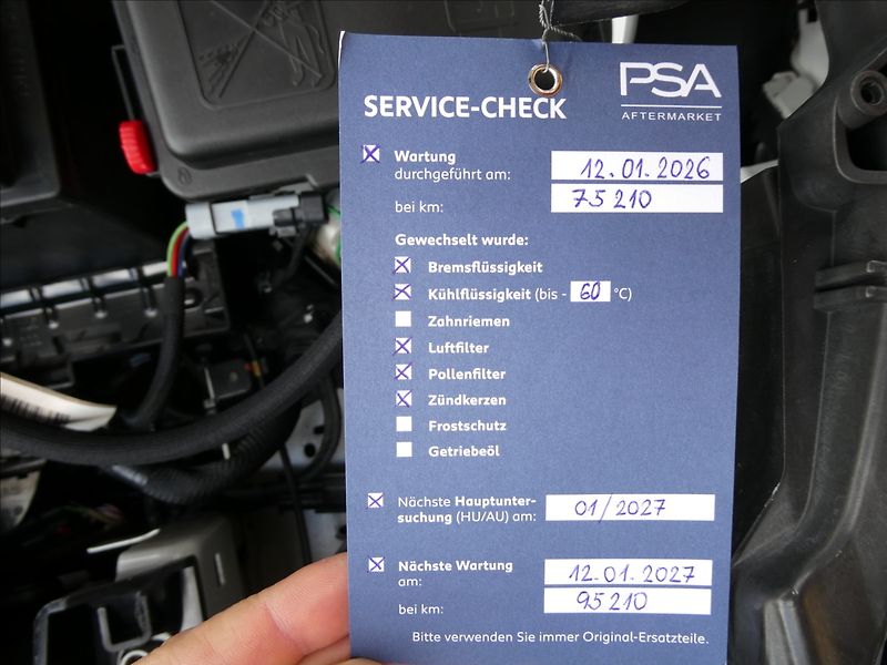 Peugeot 2008 1,2 PureTech 96kW AT8, ALLURE - fotka 43 z 49