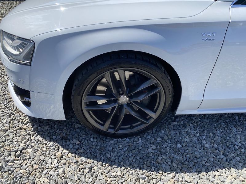 Audi A8 S8 4.0i V8 520PS CZ DPH EXTRA! - fotka 18 z 176
