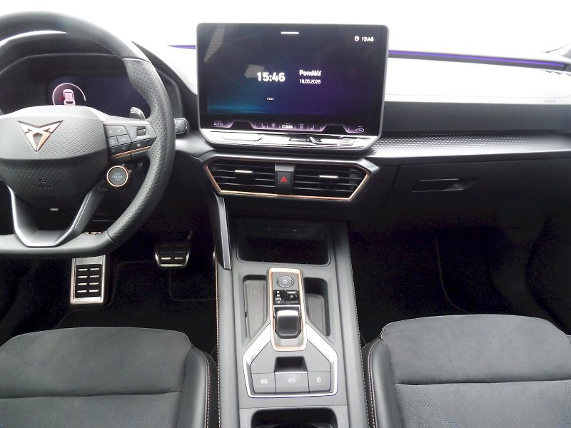 Cupra Leon (2024) 2,0 TSI 221kW DSG - fotka 11 z 28