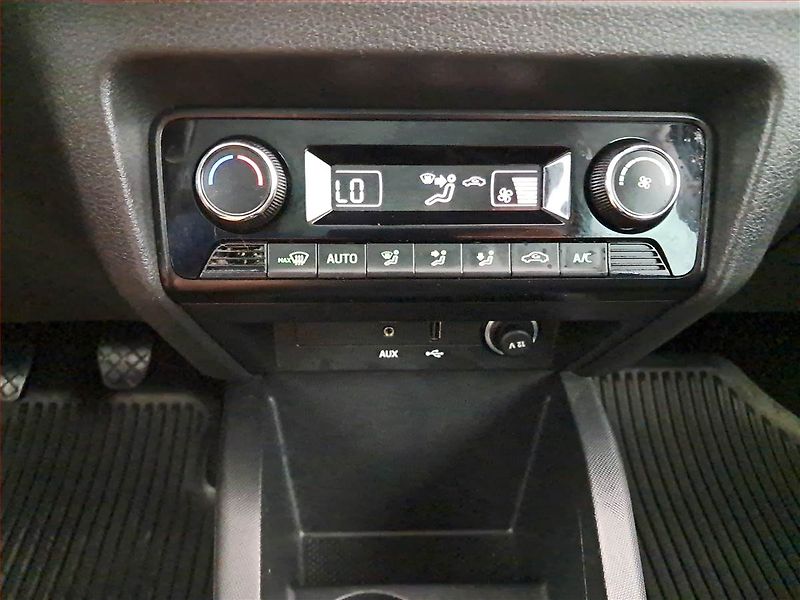 Škoda Fabia (2017) Style 1.2 TSI, Serv.kniha - fotka 13 z 18