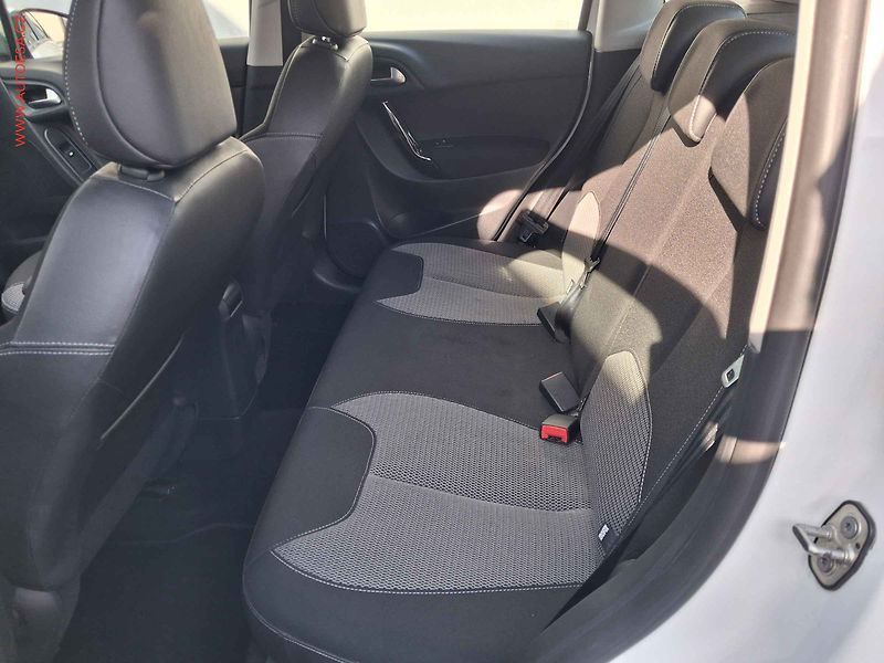Citroën C3 (2014) 1.0 VTi, AC, el. výbava - fotka 10 z 15