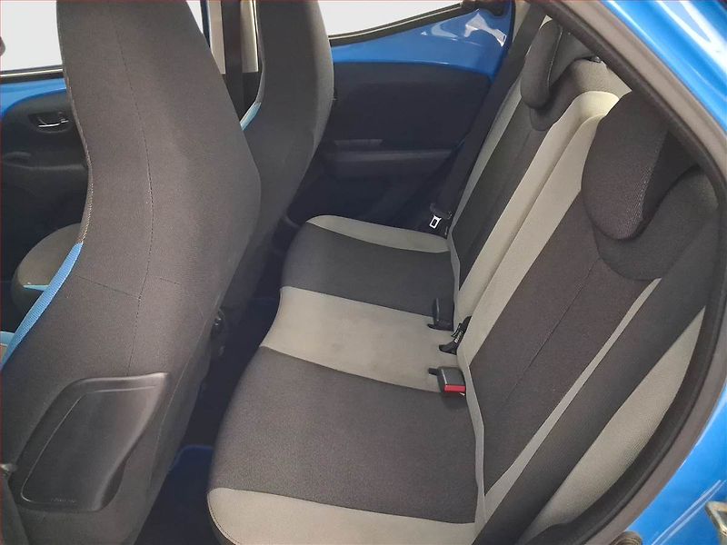 Toyota Aygo (2016) 1.0 VVT-i, Tempomat - fotka 10 z 17