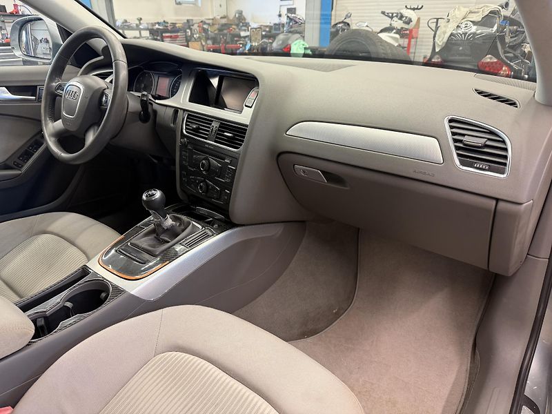 Audi A4 2.0TDI 105 kW - fotka 17 z 20