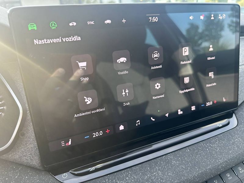 Škoda Octavia Combi Top Selection 2,0 TDI/11 - fotka 13 z 35