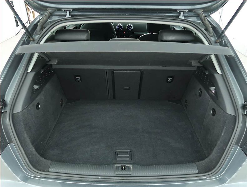 Audi A3 (2015) 1.6 TDI, Automat, Navi - fotka 14 z 17
