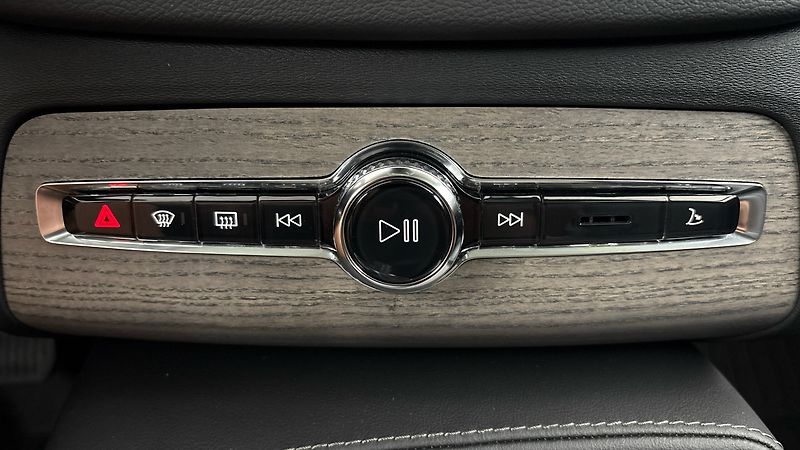 Volvo XC90 2.0 B5 AUT AWD Inscription - fotka 13 z 32