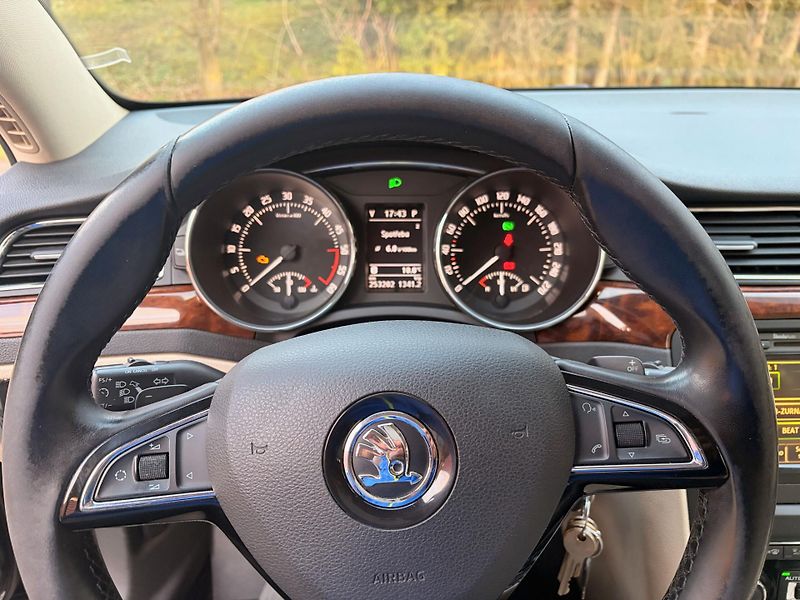 Škoda Superb 2.0 /125kW - fotka 4 z 13