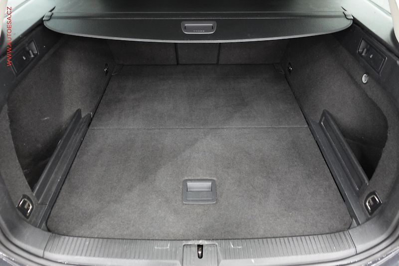 Volkswagen Passat (2015) 2.0 TDi, Comfortline, panor - fotka 7 z 21