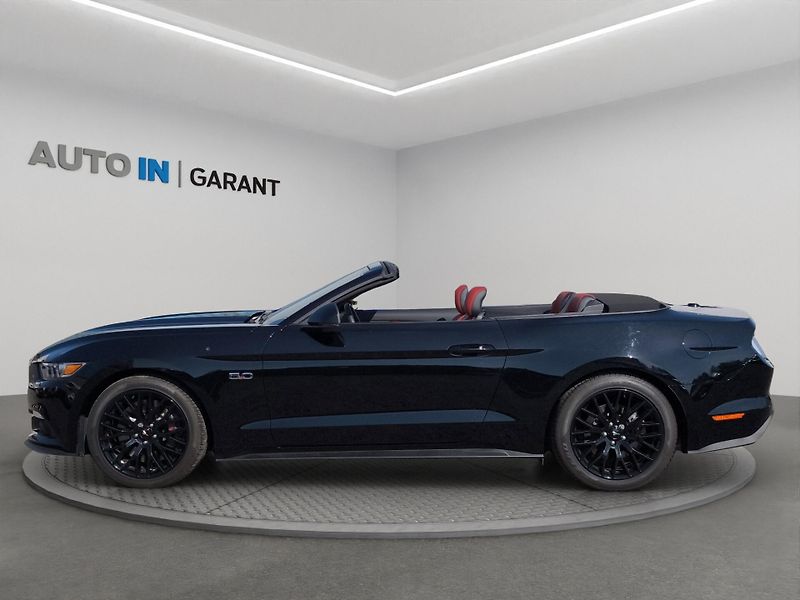 Ford Mustang (2017) Convertible GT 5.0 V8 310kW, Č - fotka 8 z 30