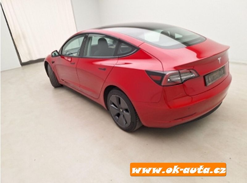 Tesla Model 3 STANDARD RANGE PLUS 2023 - fotka 4 z 10