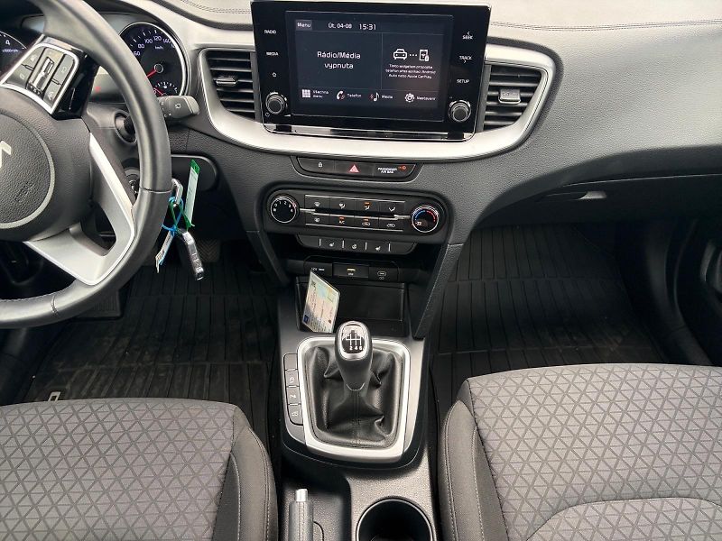 Kia Ceed (2024) SPIN 1.5T-GDI 118kW CZ DPH - fotka 10 z 11