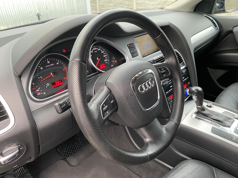 Audi Q7 3.0TDi 4x4 240PS FL 8Q SLINE!! - fotka 140 z 156