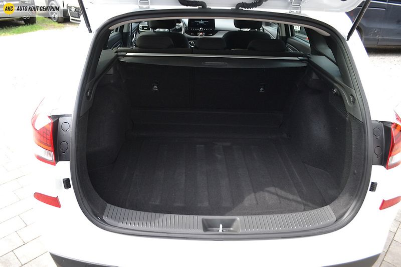 Hyundai i30 WG 1,5I MT SMART FAMILY NAVI - fotka 16 z 45