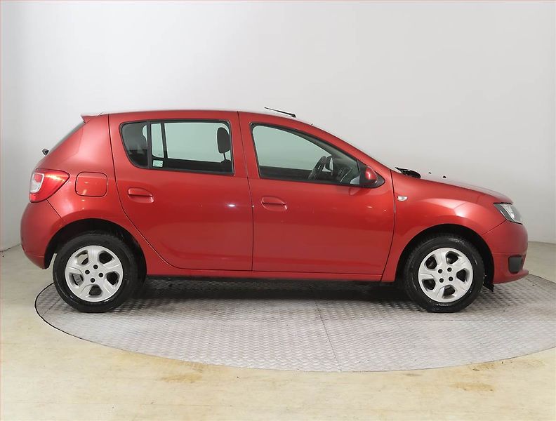 Dacia Sandero (2016) 1.2 16V, Park. senzory - fotka 5 z 14