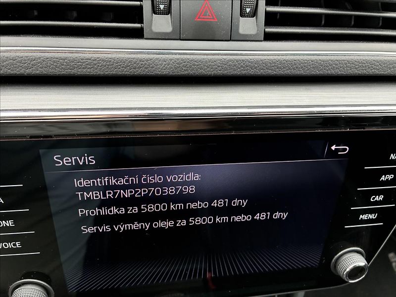 Škoda Superb 2,0 STYLE 4X4 TAŽNÉ,KAMERA - fotka 31 z 31