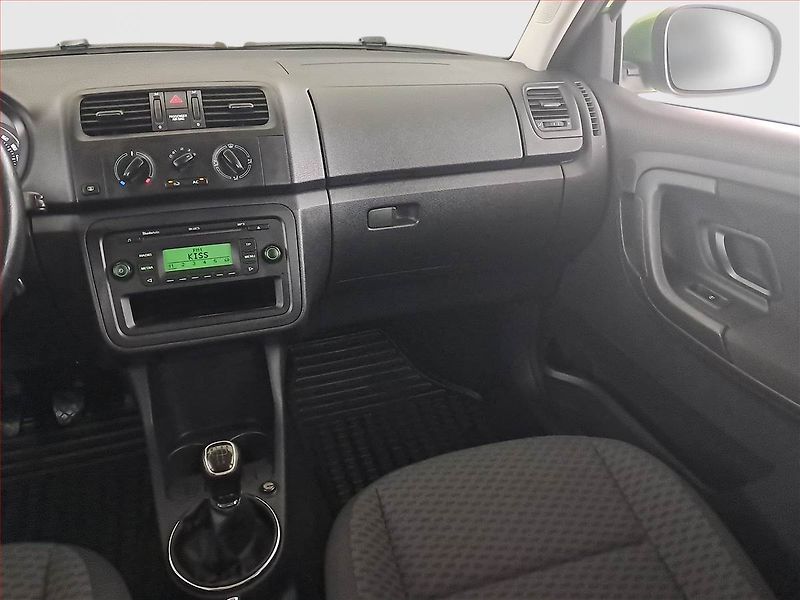 Škoda Fabia (2013) Ambiente 1.2 TSI - fotka 8 z 17