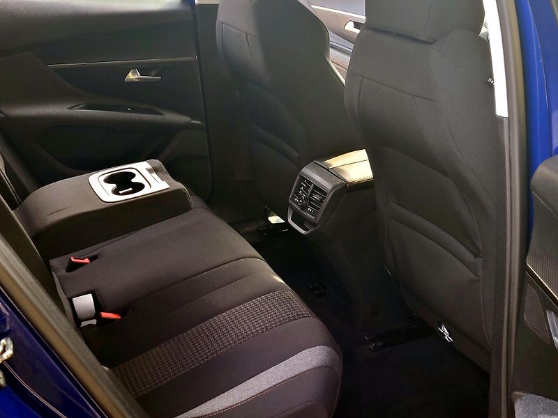 Peugeot 3008 HDi 96kW NAVi, BUSINESS - fotka 24 z 50
