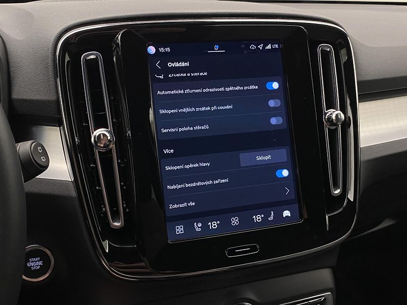 Volvo XC40 B3 AUT DARK PLUS - fotka 52 z 62