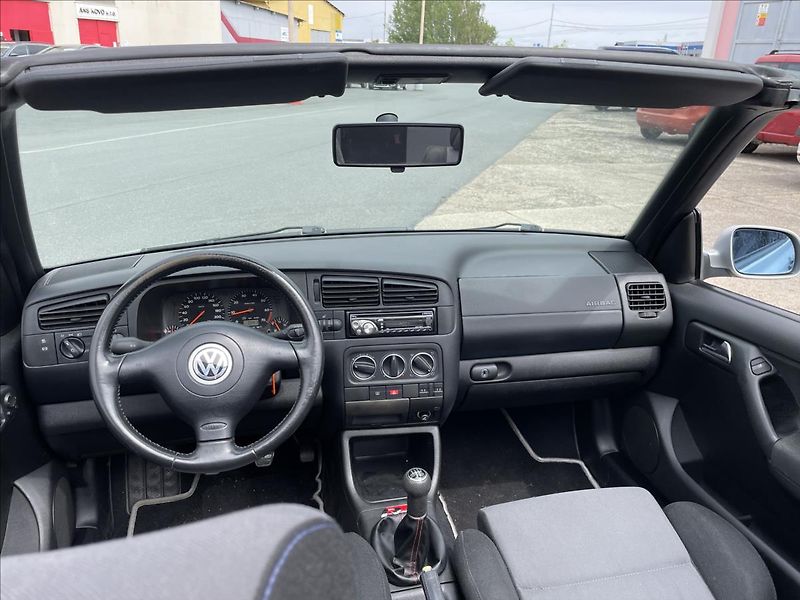 Volkswagen Golf 2,0i 85kW*Pěkný stav* - fotka 18 z 44