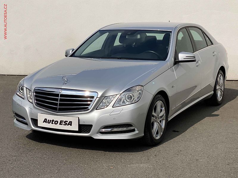Mercedes-Benz Třídy E (2011) 2.2 CDi E200, Avantgarde - fotka 3 z 18