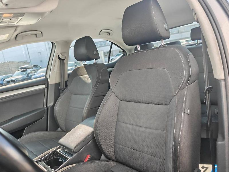 Škoda Superb Ambition Green tec 6DSG 2,0TDI - fotka 6 z 22