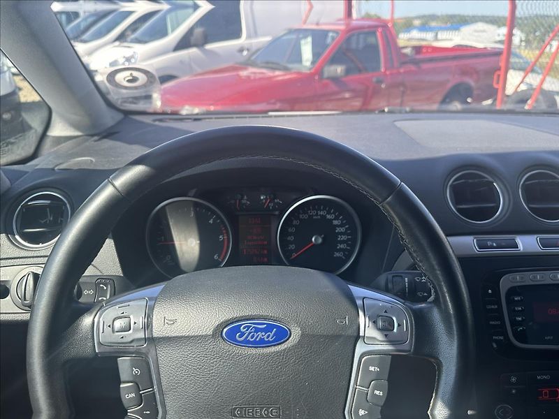 Ford Galaxy 2,0 103kW 7MÍST,TAŽNÉ,NOVÁ STK - fotka 10 z 33