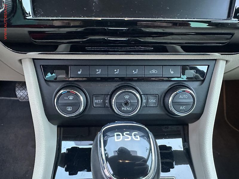 Škoda Superb (2015) 1.8TSI, 2.maj,ČR, Style, DSG - fotka 17 z 24